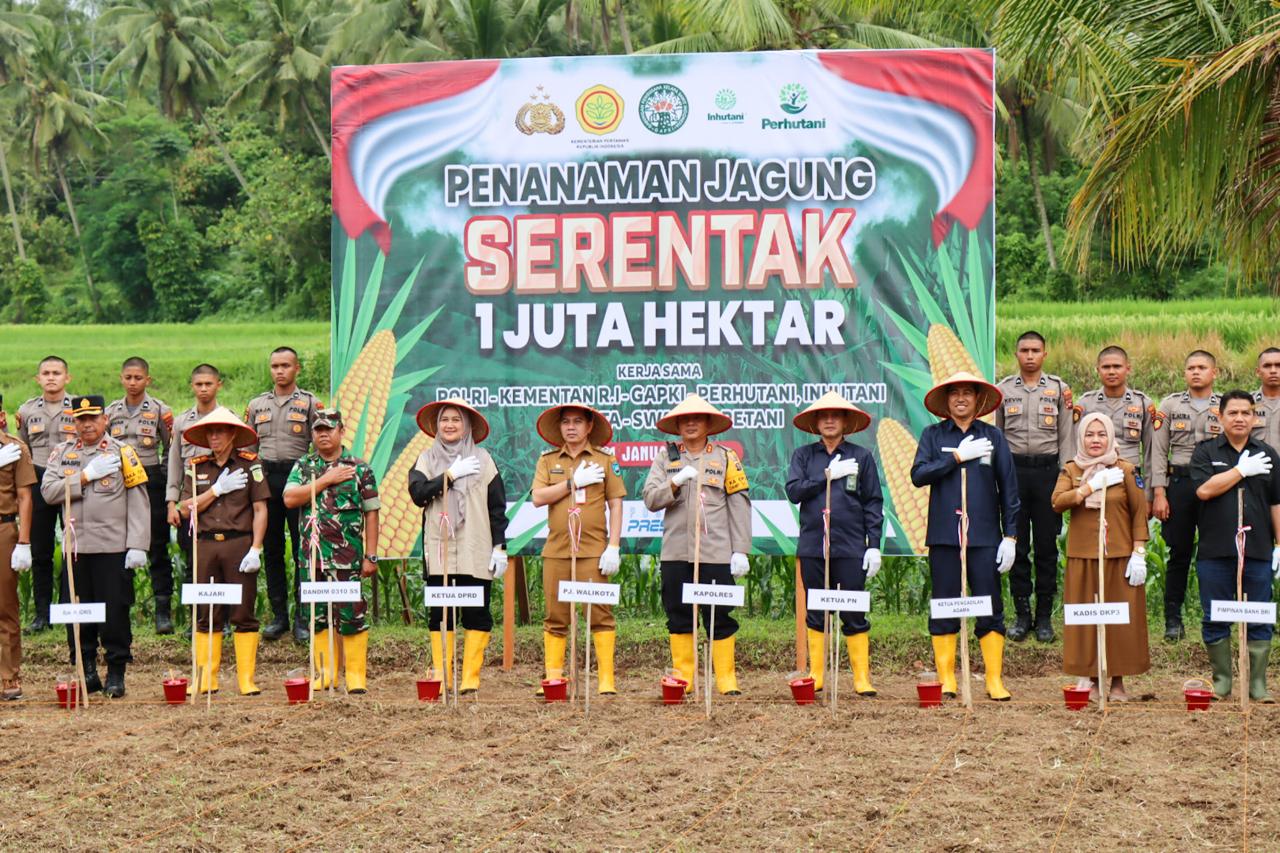 Kapolres Sawahlunto Akbp Purwanto Hari Subekti Dukung Penanaman Jagung Serentak serentak 1 Juta Hektar