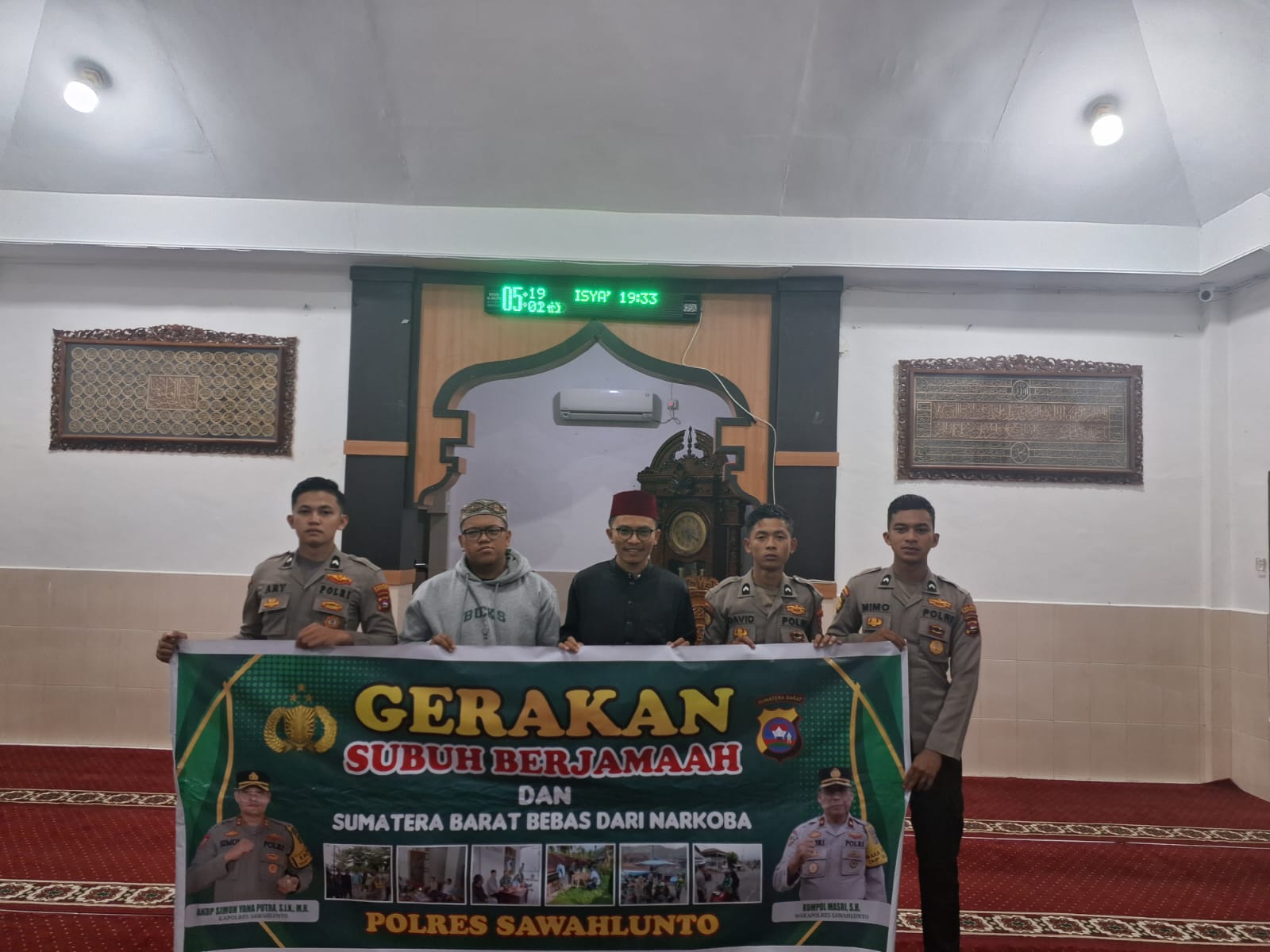 Personel Polres Sawahlunto Gelar Gerakan Subuh Berjamaah di Masjid Al-Waliyyu Desa Santur