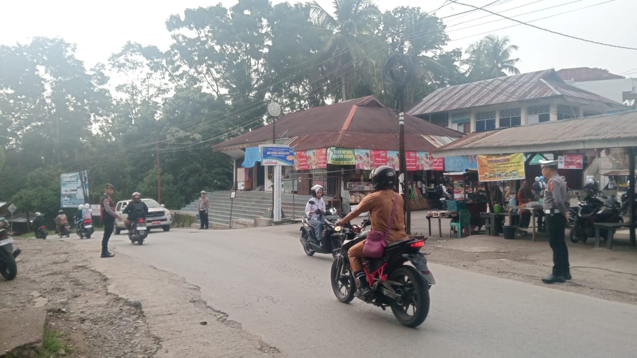 Wujudkan Kelancaran Pagi, Personel Polres Sawahlunto Gelar Pengaturan Pagi di Seluruh Wilayah Kota Sawahlunto